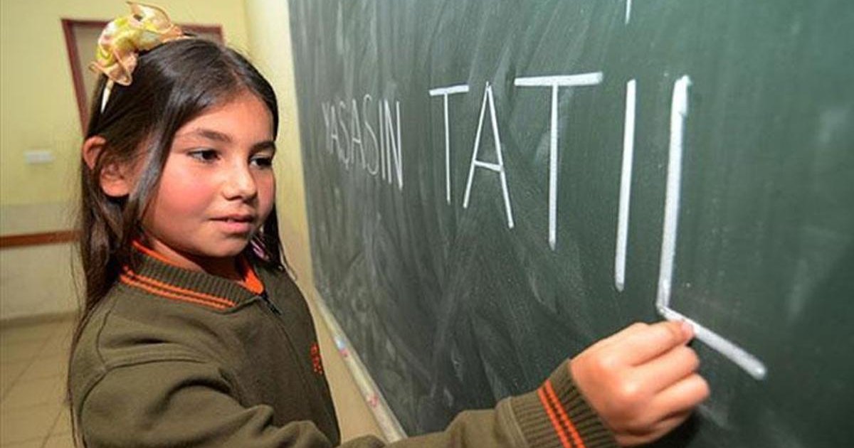 Milli Eğitim Bakanı'ndan Cuma Günü Okullar Tatil Açıklaması