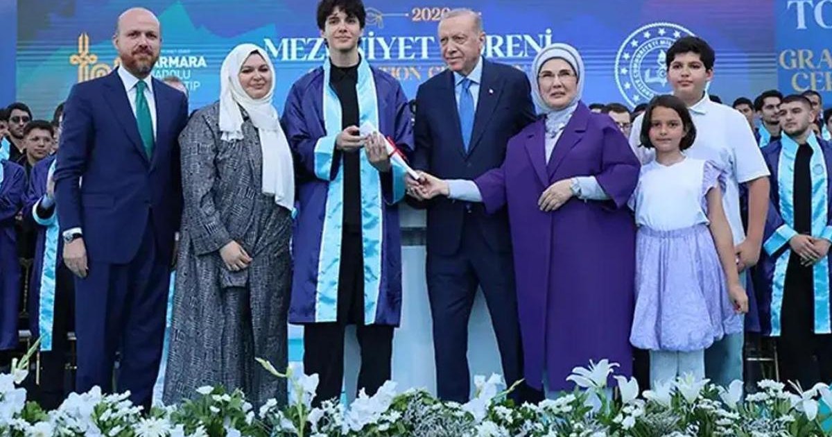 Cumhurbaşkanı Erdoğan, torununun mezuniyet törenine katıldı