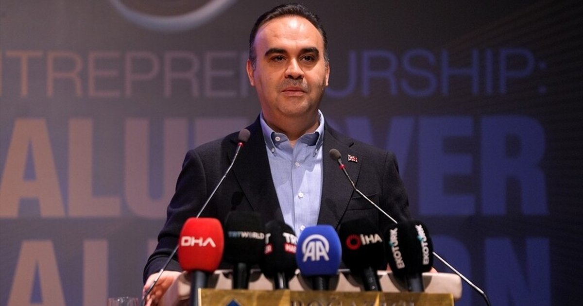 Bakan Kacır: Nitelikli İnsan Kaynağına Yatırım Yapıyoruz