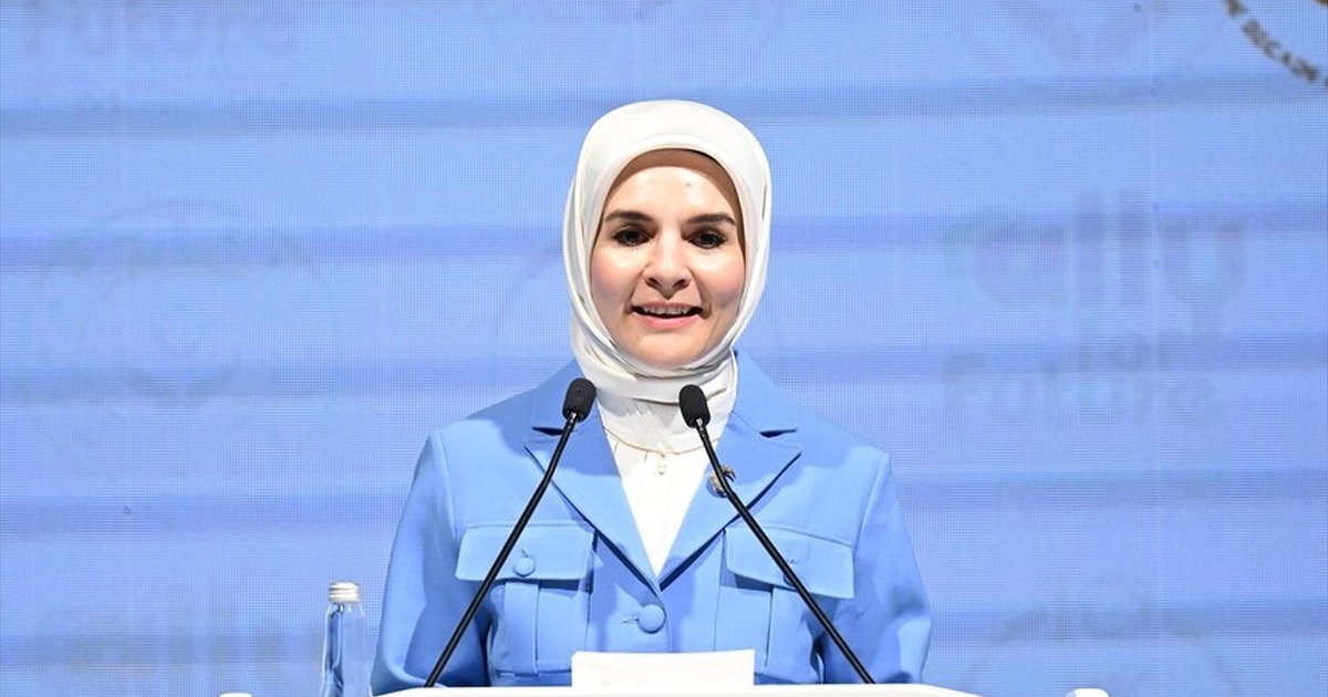 Bakan Göktaş: Kadınlar geleceği inşa eden öncüler