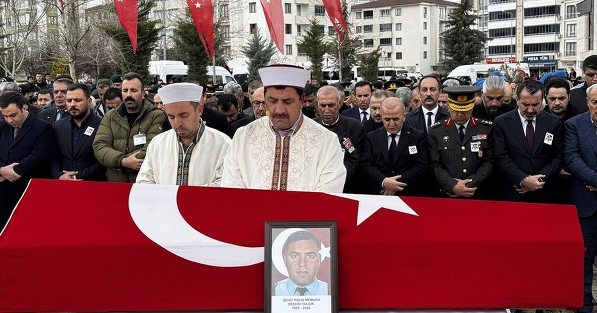 İstanbul'da trafik kazasında şehit olan polis memuru Elazığ'da defnedildi