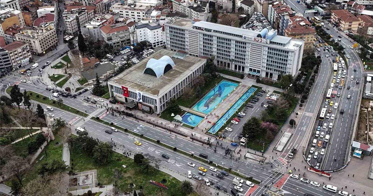 İBB ve iki belediyeye operasyon: Bir başkan yardımcısı gözaltında