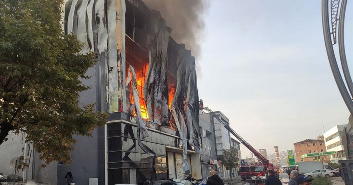 Kocaeli'de 7 kişinin öldüğü fabrika yangını davasında 3 kişi tahliye edildi