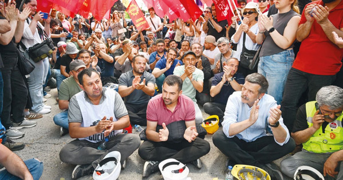 Madenciler paralarını alamadı, eylem başlattılar