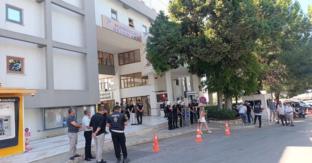 Manavgat Belediyesi'nde yolsuzluk operasyonu