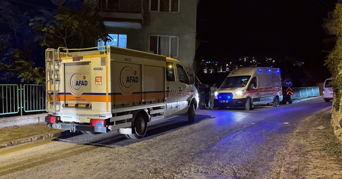 Mutfak Tavanı Çöktü, 2 Katlı Bina Tahliye Edildi