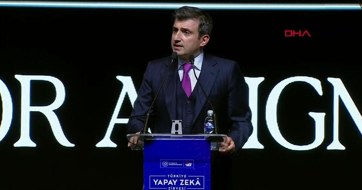Selçuk Bayraktar: Verilerimizi küresel güçlere vermemeliyiz