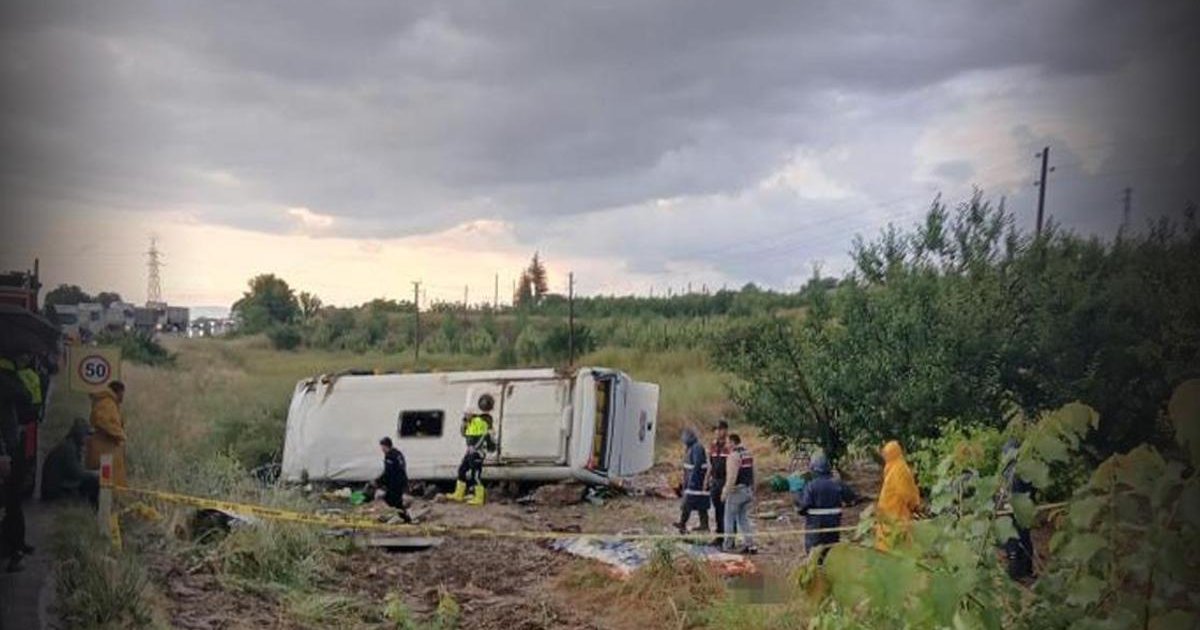 Isparta'da Tur Minibüsü Kazası: 4 Ölü, Çok Sayıda Yaralı