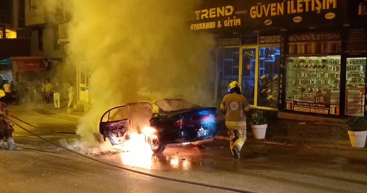 Bursa'da seyir halindeki otomobil alev aldı