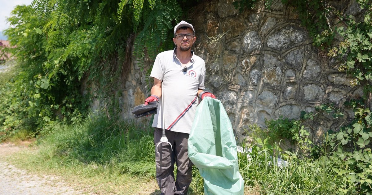 Düzce'de temizlik işçisi yol kenarında servet buldu