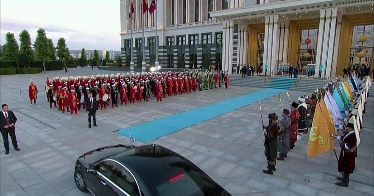 200 yıl sonra yeniden! Yeniçeriler Trump'ı karşıladı