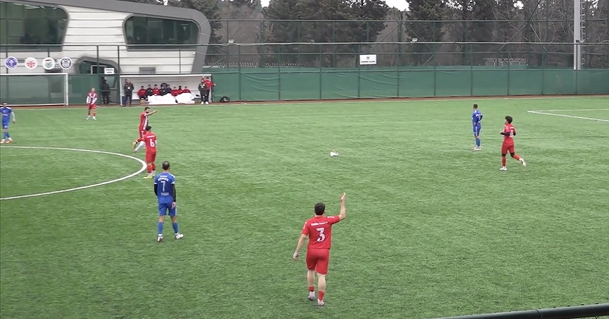 İstanbul'da maçta topun çarptığı martı kalp masajıyla kurtarıldı