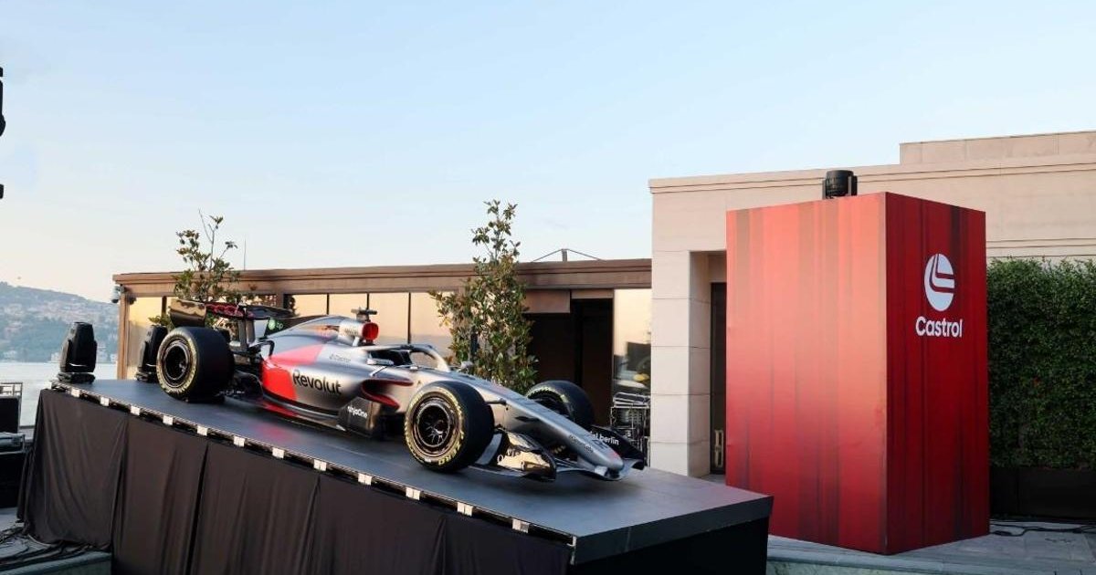 Audi'nin F1 otomobili İstanbul'a geldi