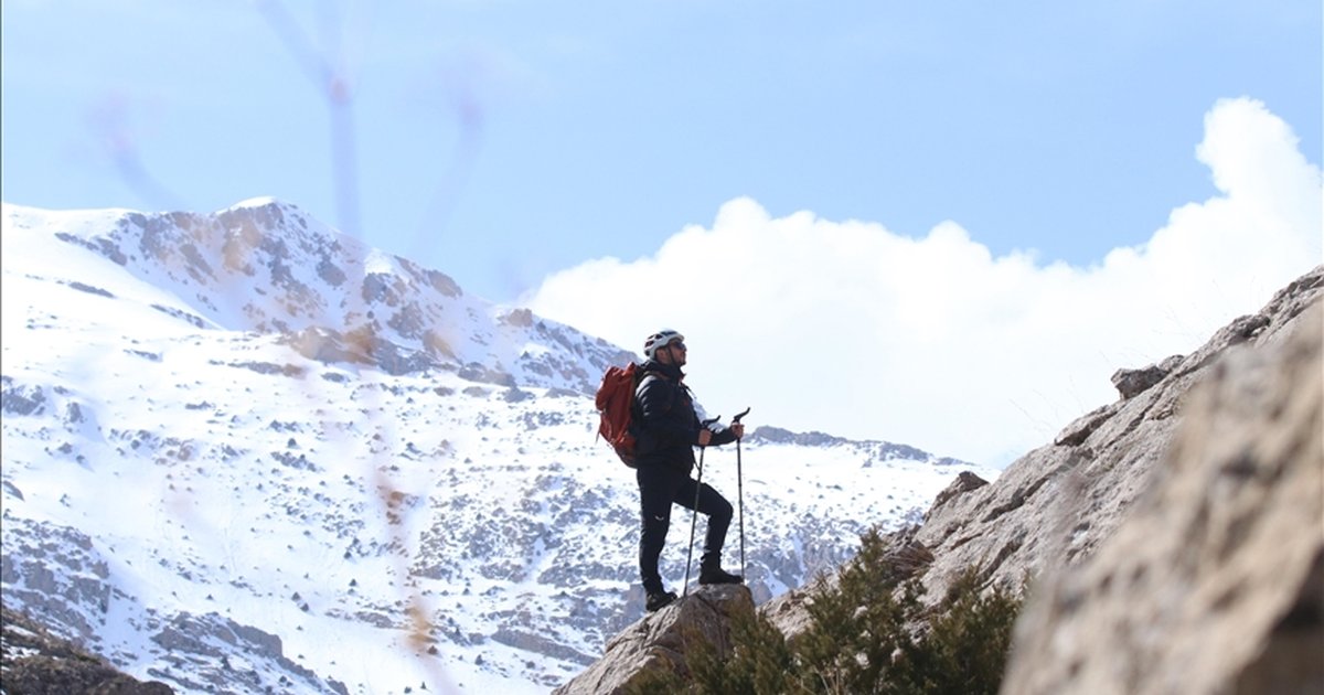 33 yaşındaki adam yaklaşık 150 dağ zirvesine tırmandı