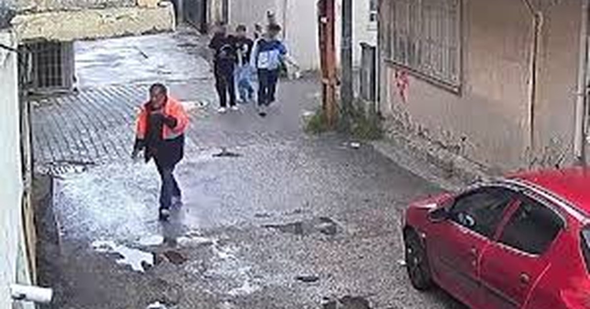 Adana'da 52 yaşındaki adam çocuklar tarafından darbedildi