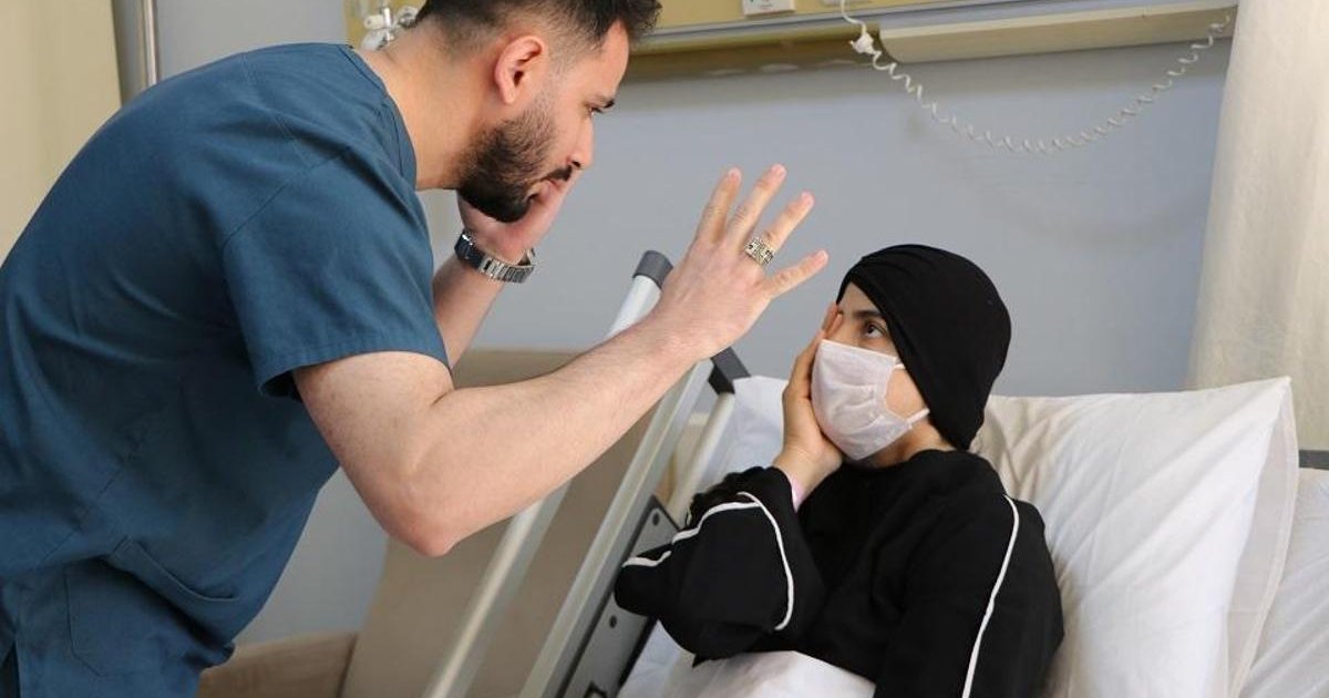 Van'da eşzamanlı sezaryen ve beyin ameliyatı