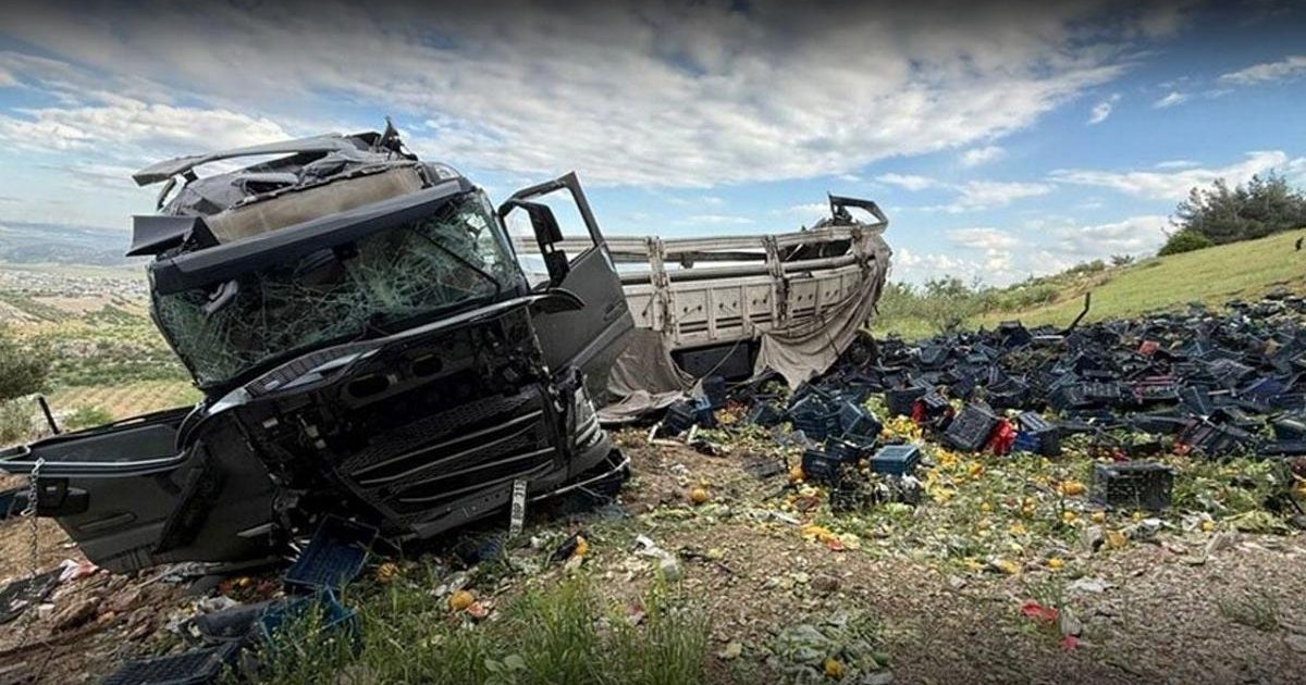 Gaziantep'te Tır Viyadükten Düştü: 3 Ölü