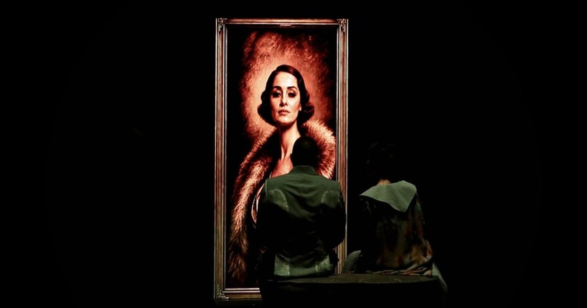 Kürk Mantolu Madonna sahneye taşınıyor
