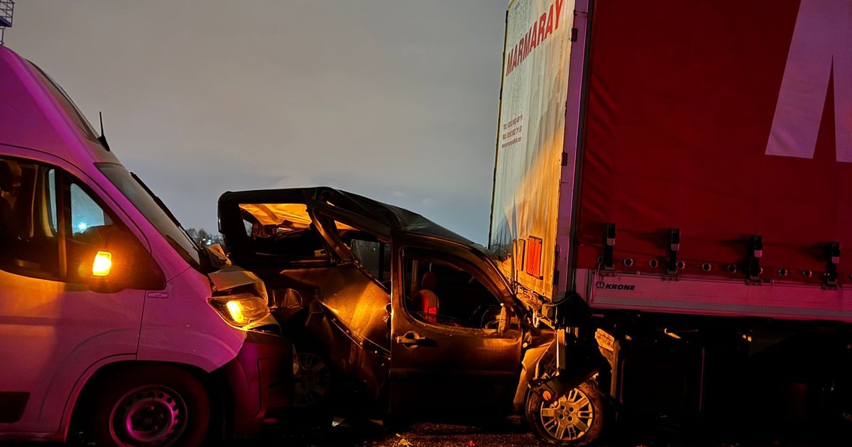 TEM Otoyolu Sakarya'da zincirleme kaza: 7 yaralı