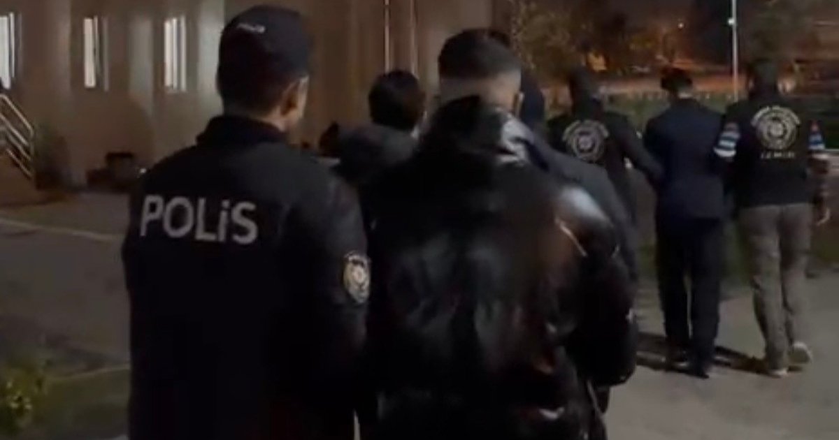 İzmir'de sahte polis operasyonu: 3 şüpheli tutuklandı