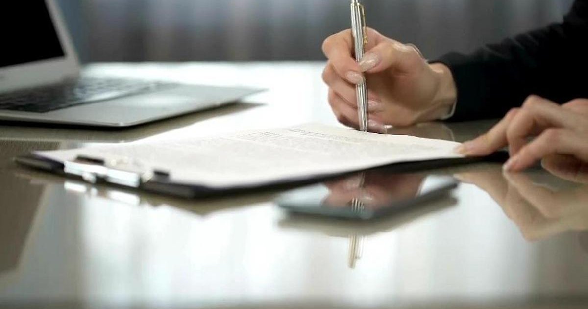 AYM'den noter kararı: Taşınmaz satışında zarar kime karşı?