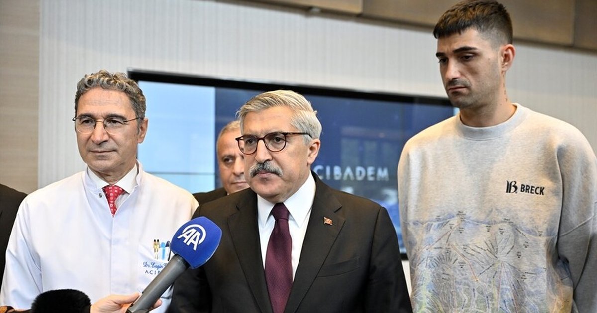 AK Parti Genel Başkan Yardımcısı Yayman, İbrahim Tatlıses'i ziyaret etti