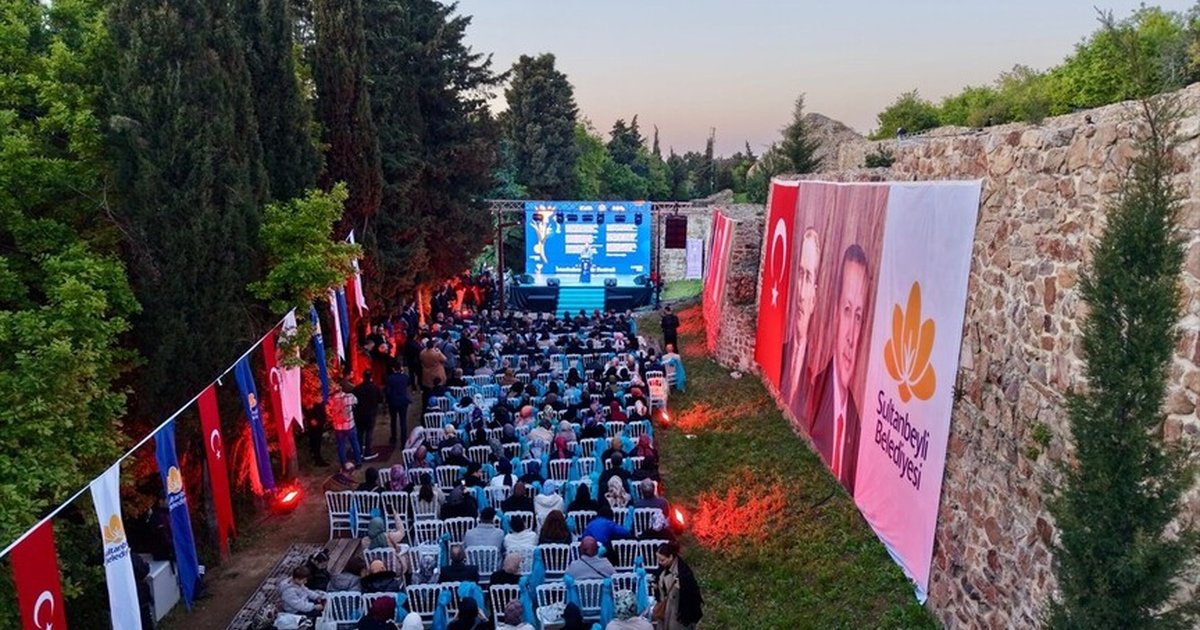 12. Uluslararası İstanbulensis Şiir Festivali Aydos Kalesi'nde Başladı