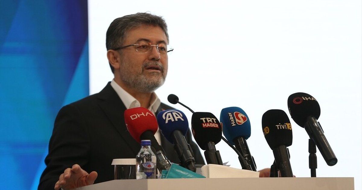 Bakan Yumaklı: Orman yangınlarıyla mücadelede 28 uçak ve 119 helikopter görev yapıyor