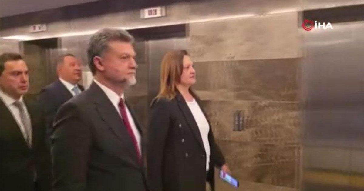 Burcu Köksal AK Parti Genel Merkezi'ne gitti