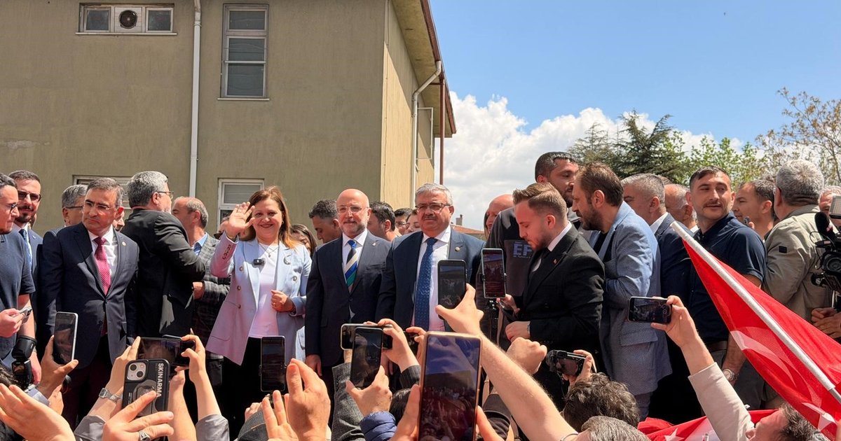 Burcu Köksal AK Parti'ye katıldı: Afyonkarahisar için hizmete devam