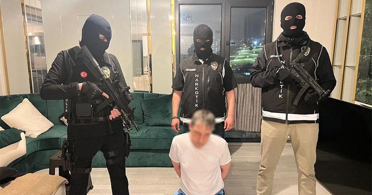 Kırmızı bültenle aranan suç örgütü lideri İstanbul'da yakalandı