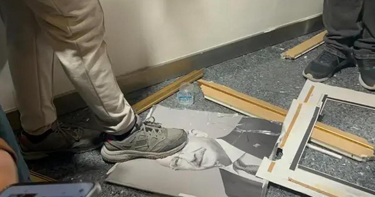 Kılıçdaroğlu'nun fotoğrafı CHP Genel Merkezi'nde parçalandı
