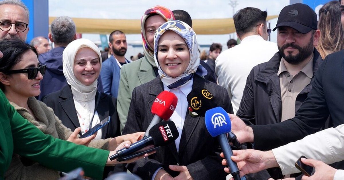 Bakan Göktaş, Etnospor Kültür Festivali'ni çocuklarla ziyaret etti