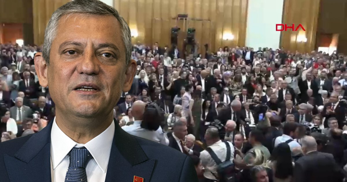 CHP Grup Toplantısı Başladı: Özgür Özel Kürsüde