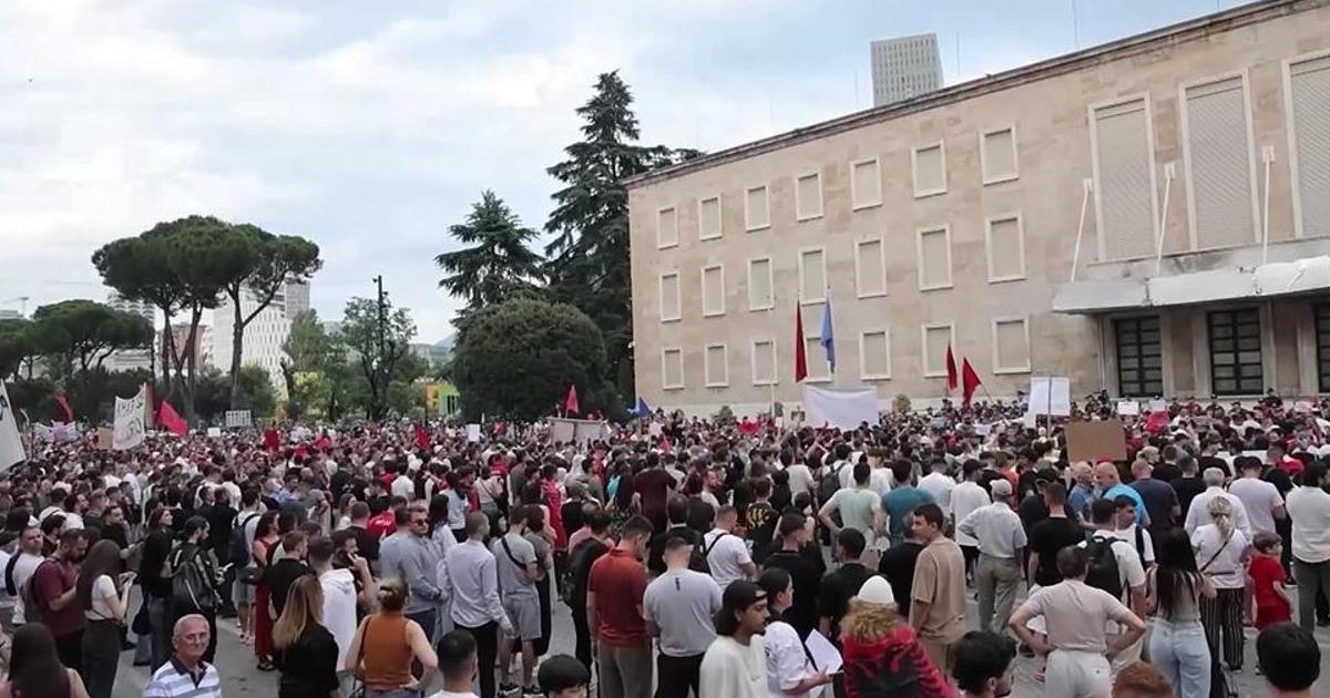 Arnavutluk'ta Trump krizi: Tatil köyü planına tepki