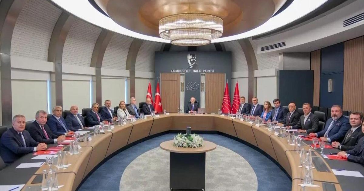 Kılıçdaroğlu MYK'da çift başlılık çıkışının perde arkasını anlattı