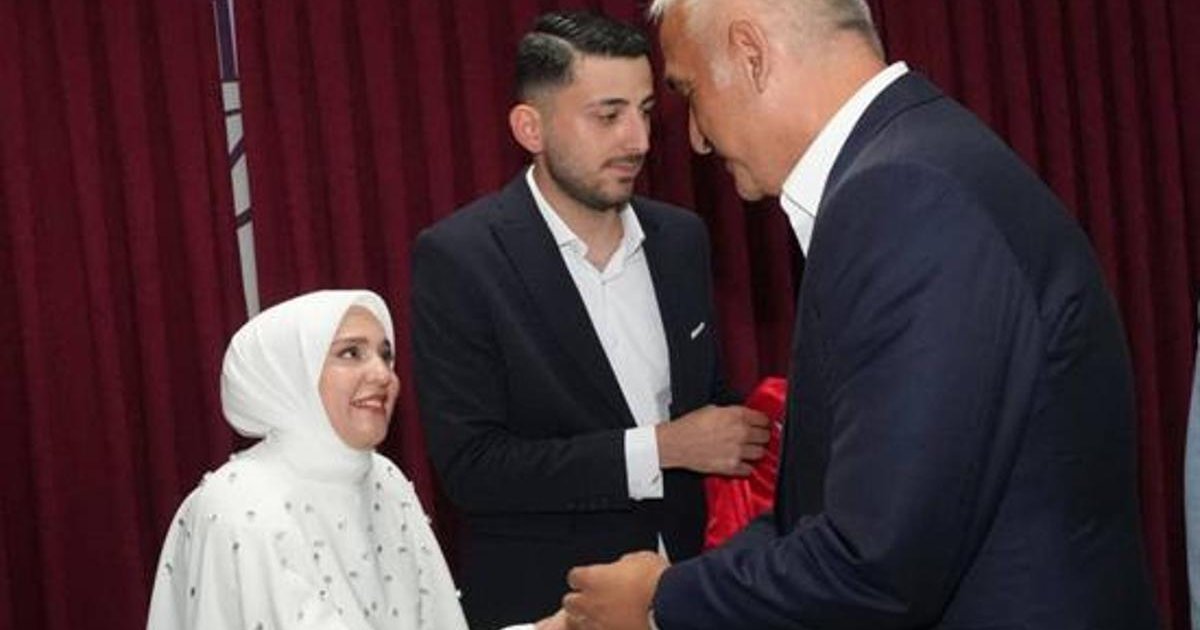 Bakan Ersoy, nikâh töreninde sürpriz yaptı