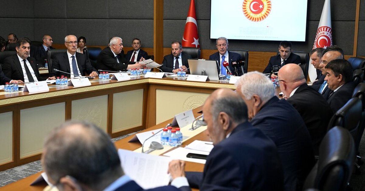 TSK düzenlemeleri içeren kanun teklifi komisyondan geçti