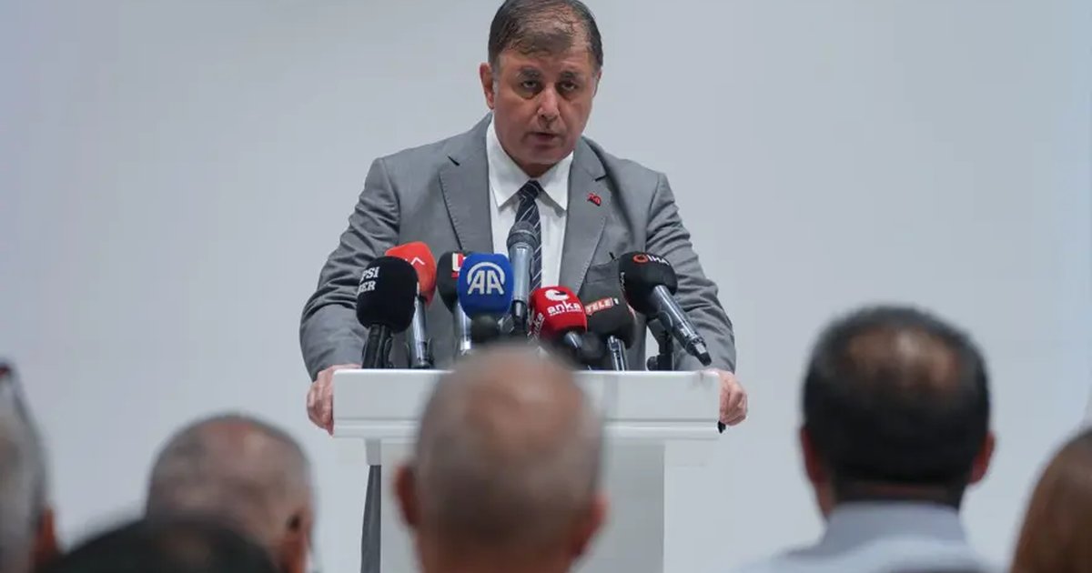 İzmir Büyükşehir Belediye Başkanı Cemil Tugay CHP'den istifa etti