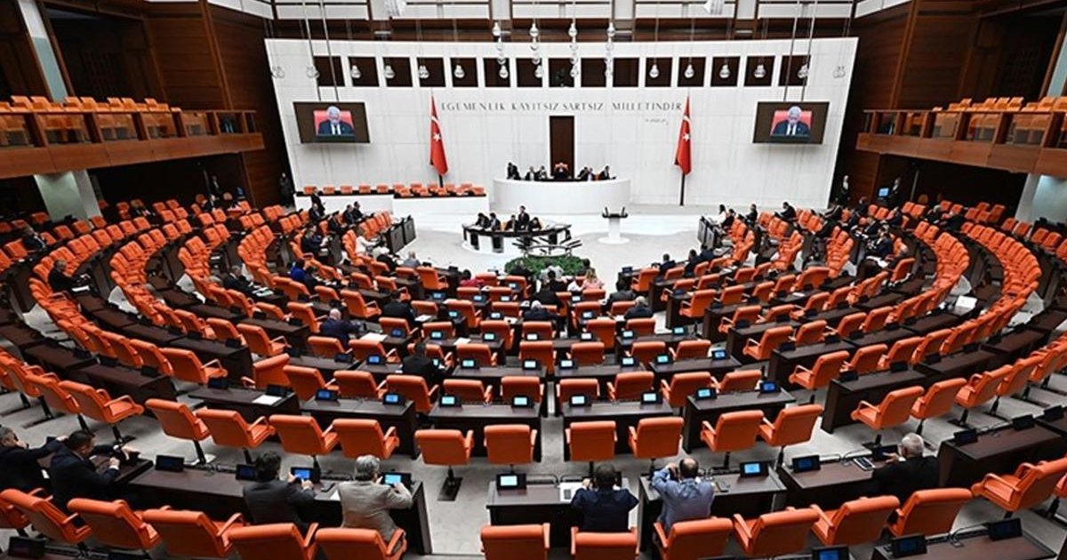 Özgür Özel ve 11 vekilin dokunulmazlık dosyaları TBMM'ye sevk edildi