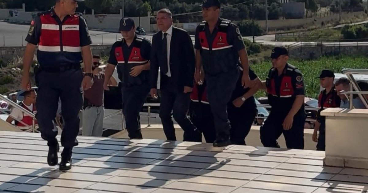 Silifke Belediye Başkanı ve 18 şüpheli adliyede