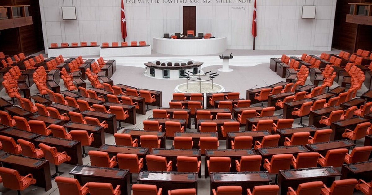 TBMM'de sandalye dağılımı değişti