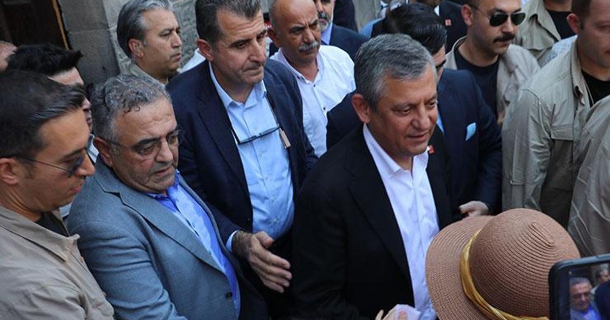 Özgür Özel: Kayyım kararından sonra partimiz yürüyor
