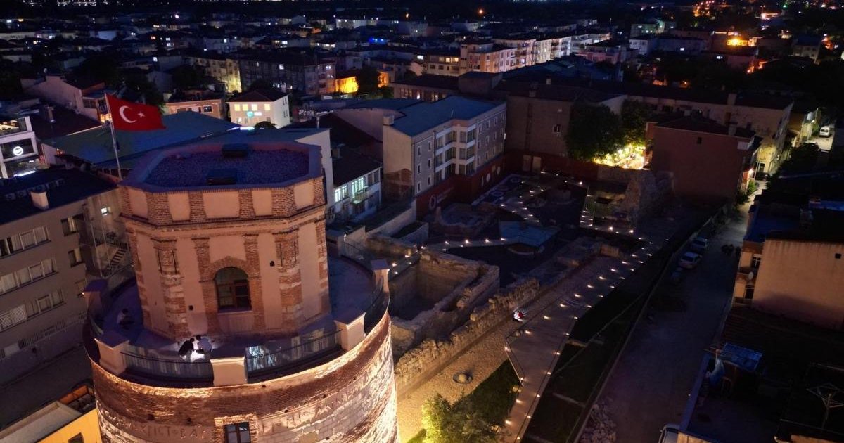 Edirne'nin tarihi saat kulesi yeniden ziyarete açıldı