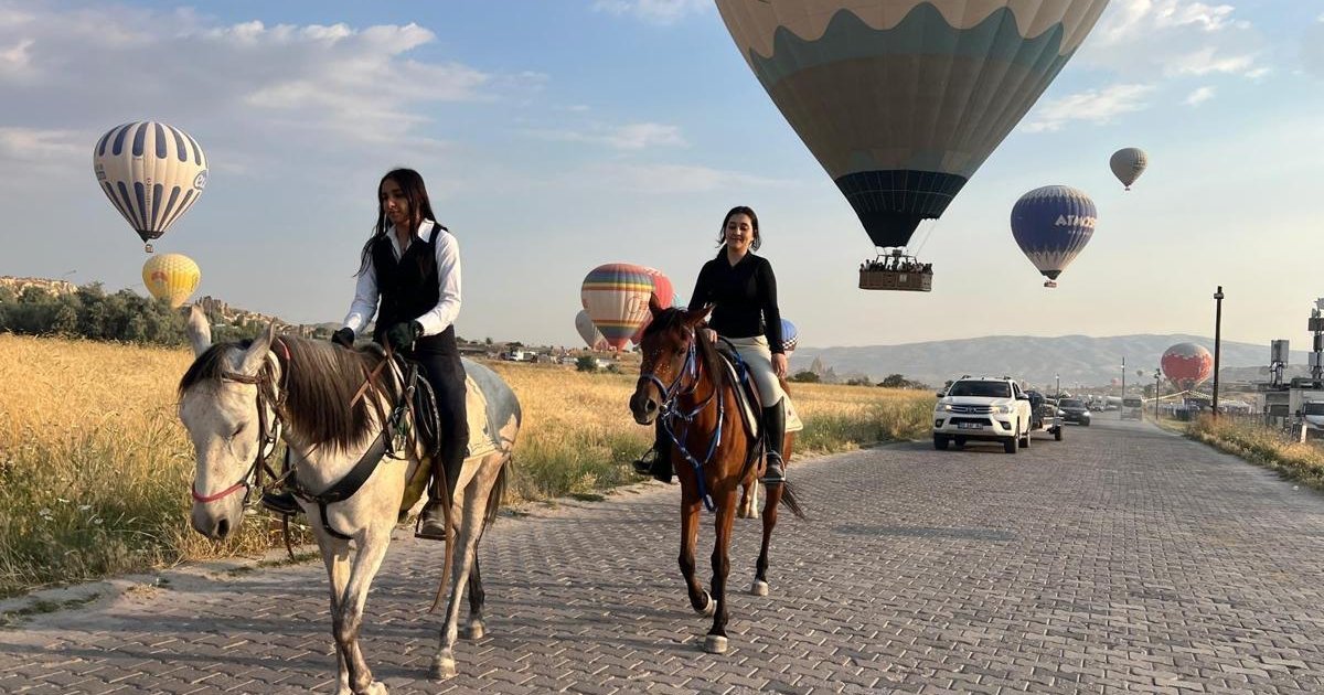 Kapadokya'da At ve Balon Festivali