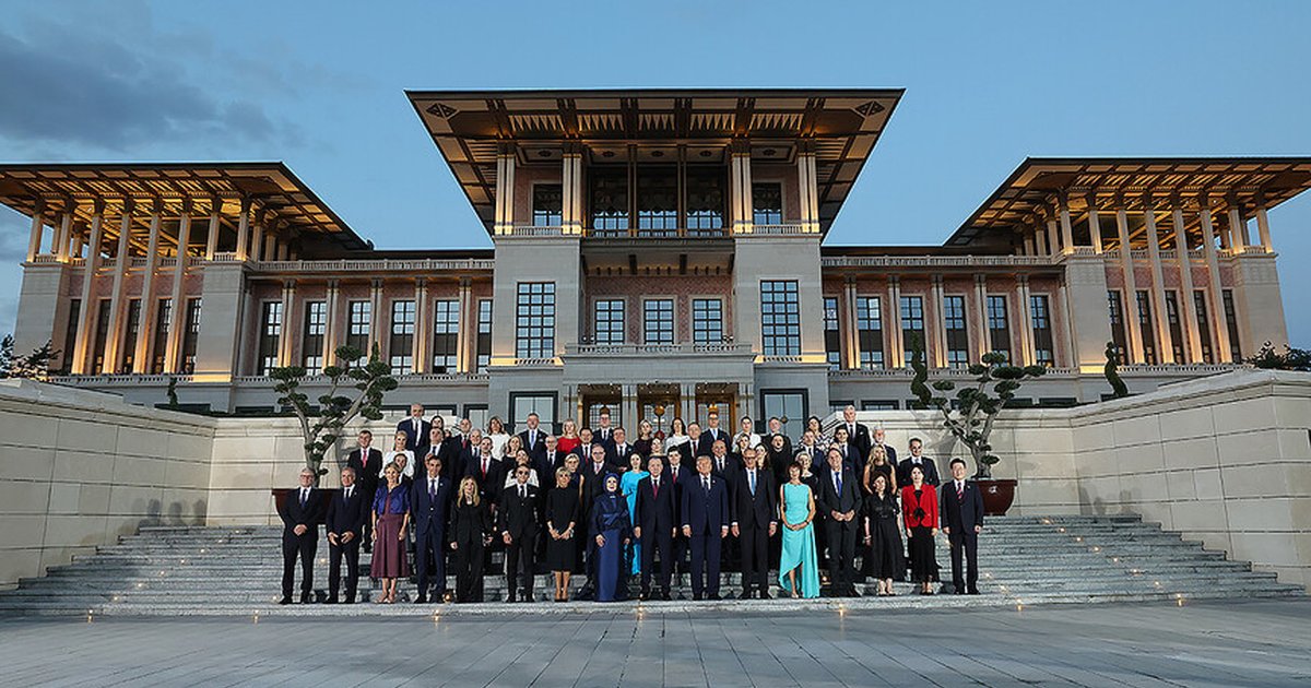 Emine Erdoğan'dan NATO Zirvesi'nde liderlere verilen yemek paylaşımı