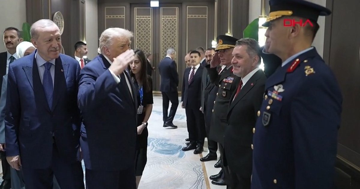 Trump'tan Türk komutanlara asker selamı