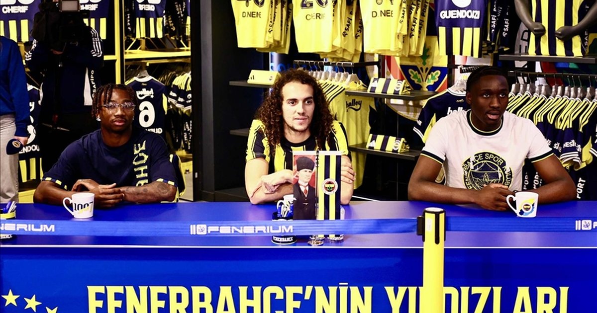 Fenerbahçe'de Guendouzi, Nene ve Cherif taraftarlarla buluştu