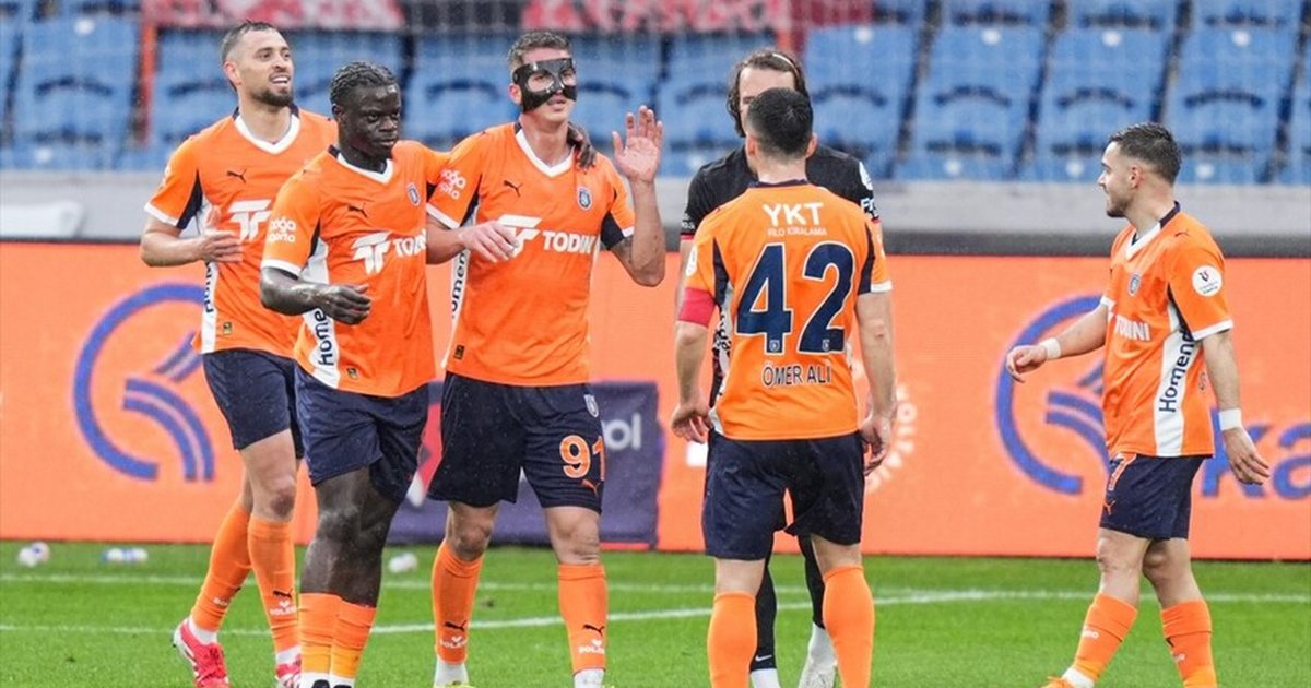 Başakşehir Gençlerbirliği'ni 3-0 mağlup etti