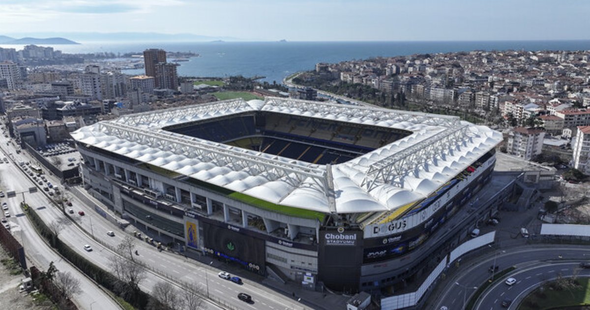 Fenerbahçe'den kadın ve çocuklara ücretsiz bilet